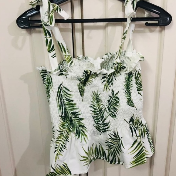 H&M store exclusive summer top - Picture 2 of 8